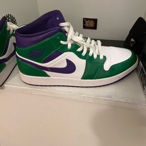 Air Jordan 1 Mid